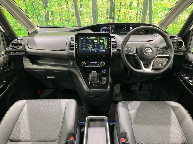 セレナ1.2 e-POWER ハイウェイスターV