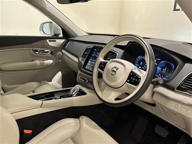 XC90リチャージ PHEV T8 AWD インスクリプション 4WD