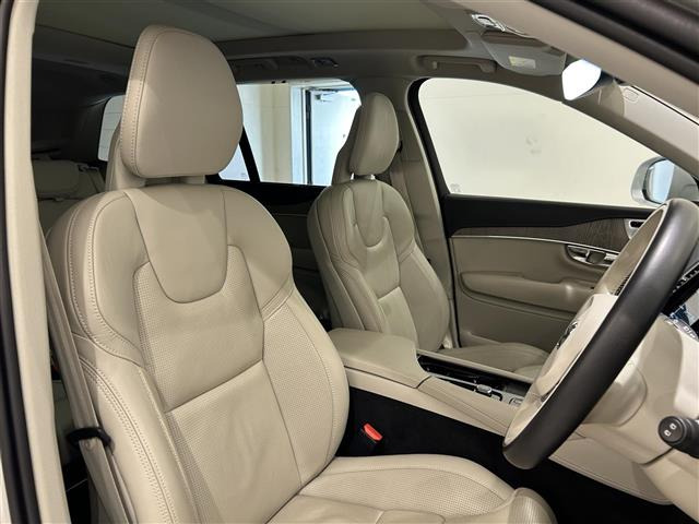 XC90リチャージ PHEV T8 AWD インスクリプション 4WD