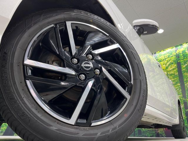 �y����16�C���`�A���~�z�C�[���z�O�ςɃ}�b�`���������A���~�z�C�[���𑕒����Ă���܂��B�e��ЊO�A���~�z�C�[����A�X�^�b�h���X�^�C�����戵�����Ă���܂��B���񂲑��k����������