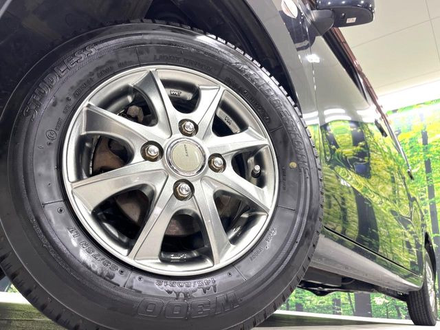 �y12�C���`�A���~�z�C�[���z�O�ςɃ}�b�`�����A���~�z�C�[���𑕒����Ă���܂��B�e��A���~�z�C�[����A�X�^�b�h���X�^�C�����戵�����Ă���܂��B���񂲑��k����������