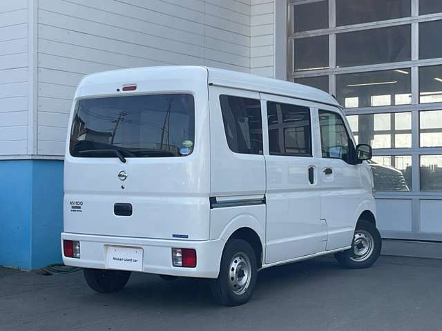 NV100クリッパーDX ハイルーフ 5AGS車 4WD