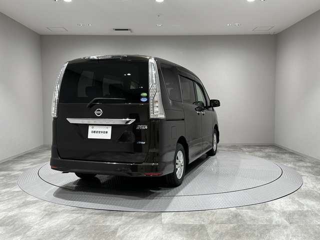 セレナ2.0 ハイウェイスター 4WD