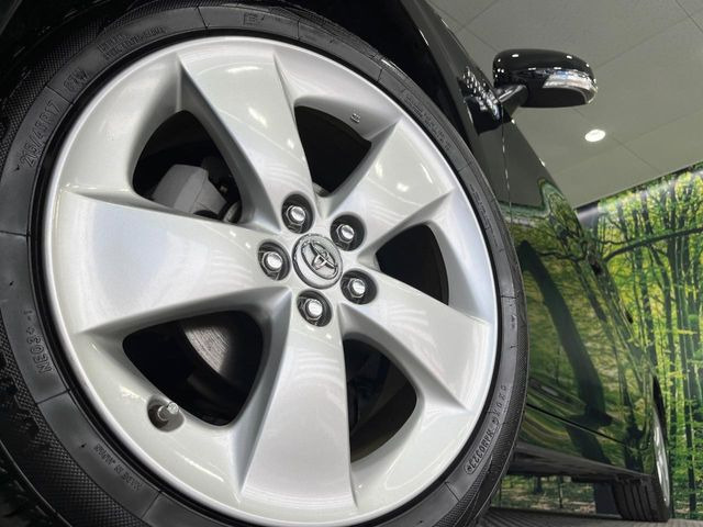 �y����17�C���`�A���~�z�C�[���z�O�ςɃ}�b�`���������A���~�z�C�[���𑕒����Ă���܂��B�e��ЊO�A���~�z�C�[����A�X�^�b�h���X�^�C�����戵�����Ă���܂��B���񂲑��k����������
