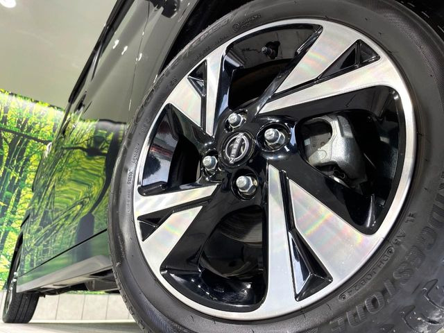 �y����15�C���`�A���~�z�C�[���z�O�ςɃ}�b�`���������A���~�z�C�[���𑕒����Ă���܂��B�e��ЊO�A���~�z�C�[����A�X�^�b�h���X�^�C�����戵�����Ă���܂��B���񂲑��k����������