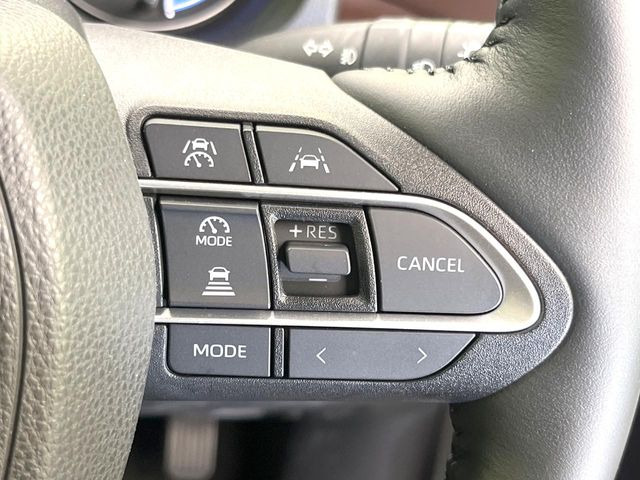【レーダークルーズコントロール】高速道路での長距離走行が楽に!!自動で速度を保つクルーズコントロールが、衝突軽減システムと連携し、前方の車両を感知して車間を保つように速度調節してくれます!!