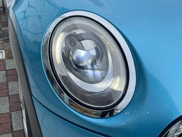 ��LED�w�b�h���C�g:��ԑ��s�����ǍD�Ȏ��E���m�ۂ����S���ĉ^�]�ł��鍂�P�xLED�w�b�h���C�g�𑕔�!�_�����x�������A����d�͂��}�����Ă��܂��B