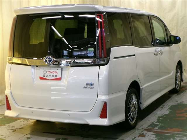 ノア1.8 ハイブリッド Si W×B II