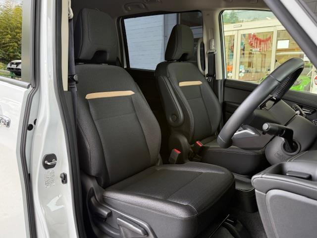 セレナ1.4 e-POWER ハイウェイスターV