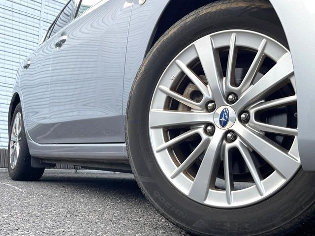 �y�����A���~�z�C�[���z�O�ςɃ}�b�`���������A���~�z�C�[���𑕒����Ă���܂��B�e��ЊO�A���~�z�C�[����A�X�^�b�h���X�^�C�����戵�����Ă���܂��B���񂲑��k����������
