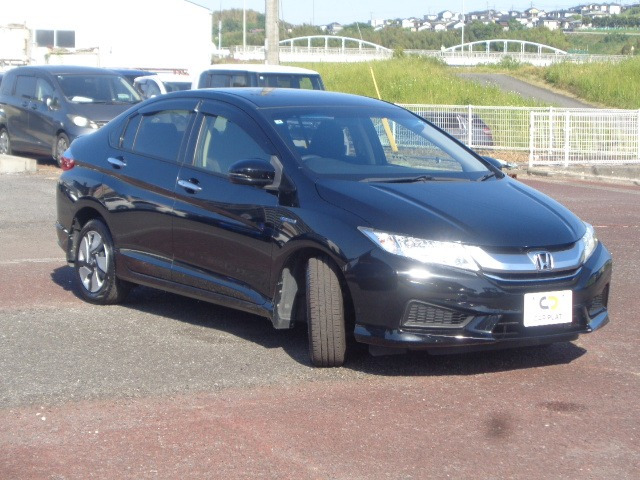 グレイス1.5 ハイブリッド LX