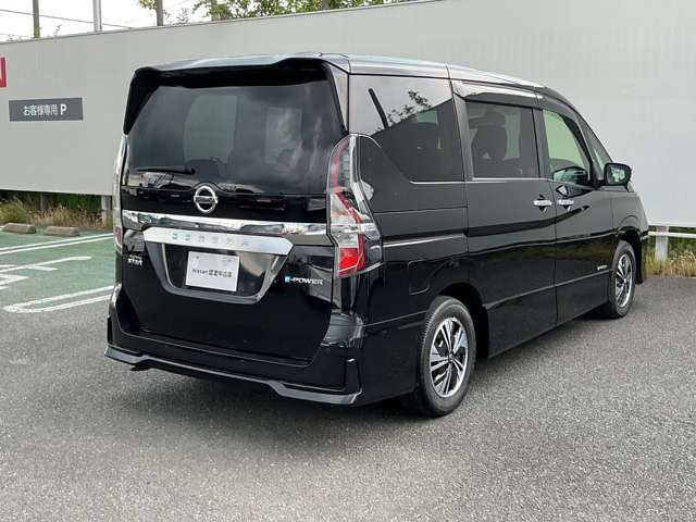 セレナ1.2 e-POWER ハイウェイスターV