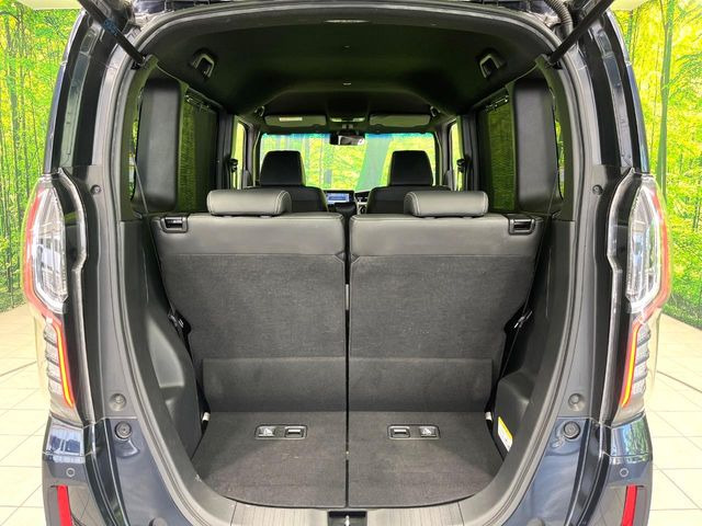 ���i�̂���������ʋ΁A���}���ɏ\���ȉ׎��X�y�[�X���m�ۂ��Ă���܂��B�Z�J���h�V�[�g��|���ƁA�傫�ȉו��̐ύڂ��\�ł���