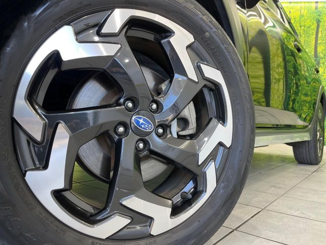 �y����18�C���`�A���~�z�C�[���z�O�ςɃ}�b�`���������A���~�z�C�[���𑕒����Ă���܂��B�e��ЊO�A���~�z�C�[����A�X�^�b�h���X�^�C�����戵�����Ă���܂��B���񂲑��k����������