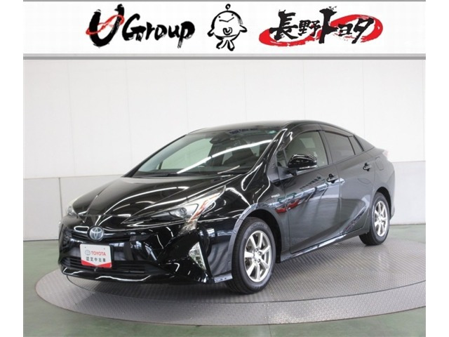 プリウス1.8 S セーフティ プラス E-Four 4WD
