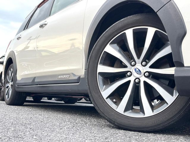 �y�����A���~�z�C�[���z�O�ςɃ}�b�`���������A���~�z�C�[���𑕒����Ă���܂��B�e��ЊO�A���~�z�C�[����A�X�^�b�h���X�^�C�����戵�����Ă���܂��B���񂲑��k����������