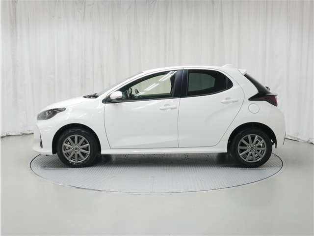ヤリス1.5 ハイブリッド G E-Four 4WD
