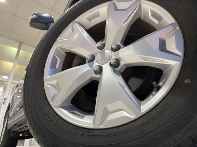 �y����17�C���`�A���~�z�C�[���z�O�ςɃ}�b�`���������A���~�z�C�[���𑕒����Ă���܂��B�e��ЊO�A���~�z�C�[����A�X�^�b�h���X�^�C�����戵�����Ă���܂��B���񂲑��k����������
