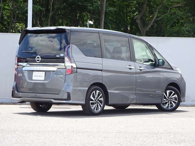 セレナ1.2 e-POWER ハイウェイスターV