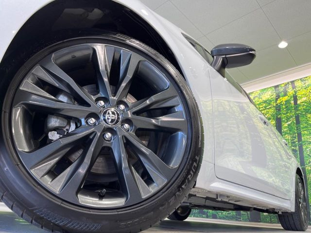 �y�O���[�h��p����17�C���`�A���~�z�C�[���z�f�U�C�����̍��������A���~�z�C�[���𑕒����Ă���܂��B�e��ЊO�A���~�z�C�[����A�X�^�b�h���X�^�C�����戵�����Ă���܂��B���񂲑��k����������