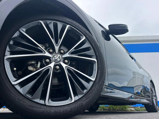 �y�����A���~�z�C�[���z�O�ςɃ}�b�`���������A���~�z�C�[���𑕒����Ă���܂��B�e��ЊO�A���~�z�C�[����A�X�^�b�h���X�^�C�����戵�����Ă���܂��B���񂲑��k����������