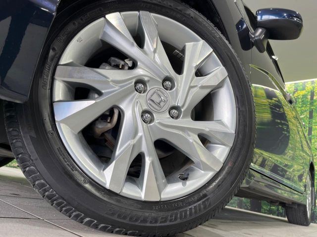 �y����16�C���`�A���~�z�C�[���z�O�ςɃ}�b�`���������A���~�z�C�[���𑕒����Ă���܂��B�e��ЊO�A���~�z�C�[����A�X�^�b�h���X�^�C�����戵�����Ă���܂��B���񂲑��k����������