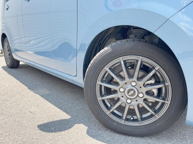 �y14�C���`�A���~�z�C�[���z�O�ςɃ}�b�`�����A���~�z�C�[���𑕒����Ă���܂��B�e��A���~�z�C�[����A�X�^�b�h���X�^�C�����戵�����Ă���܂��B���񂲑��k����������