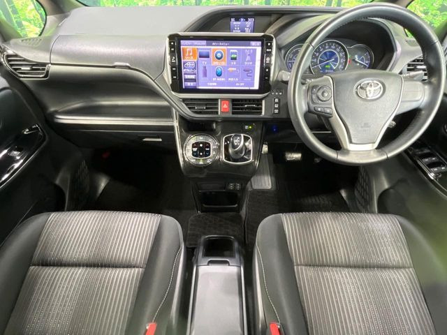 ヴォクシー1.8 ハイブリッド ZS