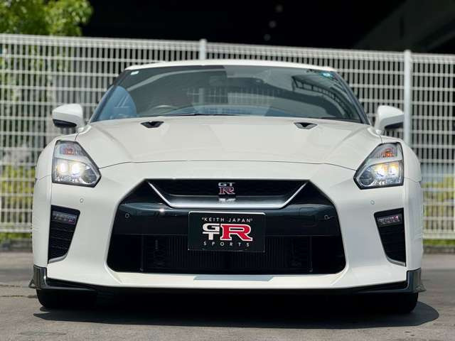 �����GT-R35 �O���[�h�̓v���~�A��ED�ł��B���x�����@�Ȃǂ��C�y�ɂ����k���������܂��B���q�l�ɂ������ԍσv�����̂��񎦁A�܂��̓I�v�V�����v�����Ȃǂ��񎦂����Ă��������܂��B