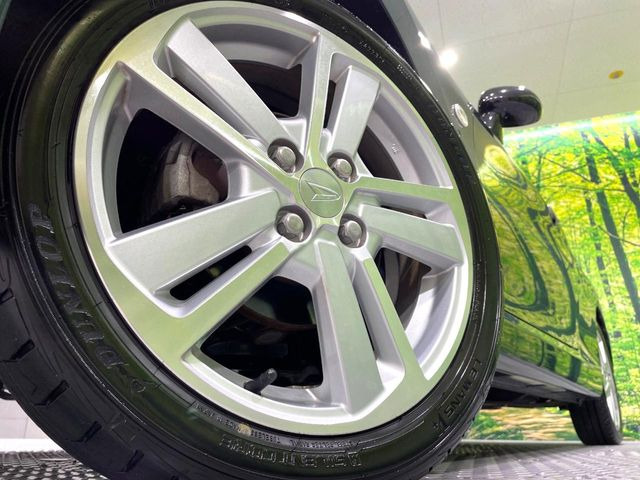 �y����16�C���`�A���~�z�C�[���z�O�ςɃ}�b�`���������A���~�z�C�[���𑕒����Ă���܂��B�e��ЊO�A���~�z�C�[����A�X�^�b�h���X�^�C�����戵�����Ă���܂��B���񂲑��k����������