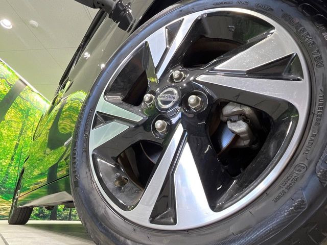 �y����15�C���`�A���~�z�C�[���z�O�ςɃ}�b�`���������A���~�z�C�[���𑕒����Ă���܂��B�e��ЊO�A���~�z�C�[����A�X�^�b�h���X�^�C�����戵�����Ă���܂��B���񂲑��k����������