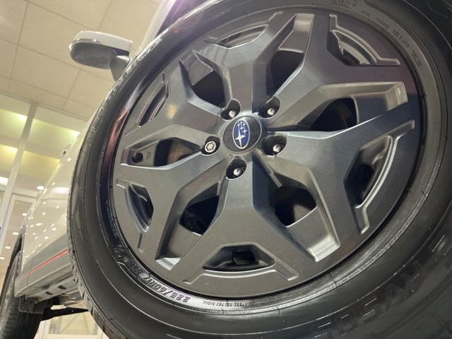 �y����17�C���`�A���~�z�C�[���z�O�ςɃ}�b�`���������A���~�z�C�[���𑕒����Ă���܂��B�e��ЊO�A���~�z�C�[����A�X�^�b�h���X�^�C�����戵�����Ă���܂��B���񂲑��k����������