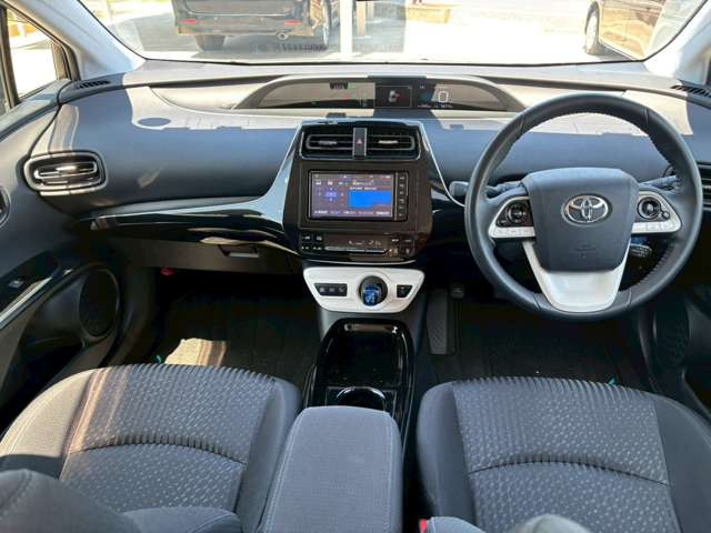 プリウス1.8 S セーフティ プラス