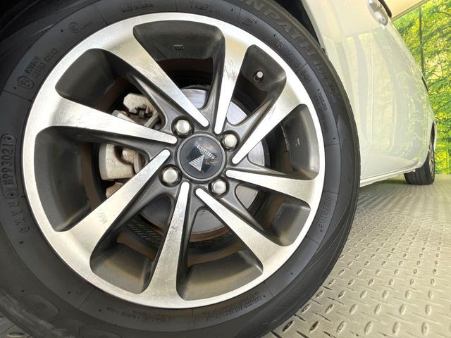 �y�A���~�z�C�[���z�O�ςɃ}�b�`�����A���~�z�C�[���𑕒����Ă���܂��B�e��A���~�z�C�[����A�X�^�b�h���X�^�C�����戵�����Ă���܂��B���񂲑��k����������