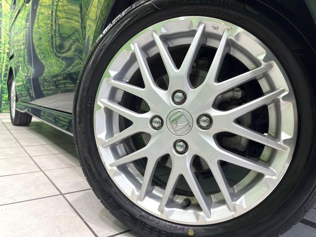 �y����15�C���`�A���~�z�C�[���z�O�ςɃ}�b�`���������A���~�z�C�[���𑕒����Ă���܂��B�e��ЊO�A���~�z�C�[����A�X�^�b�h���X�^�C�����戵�����Ă���܂��B���񂲑��k����������