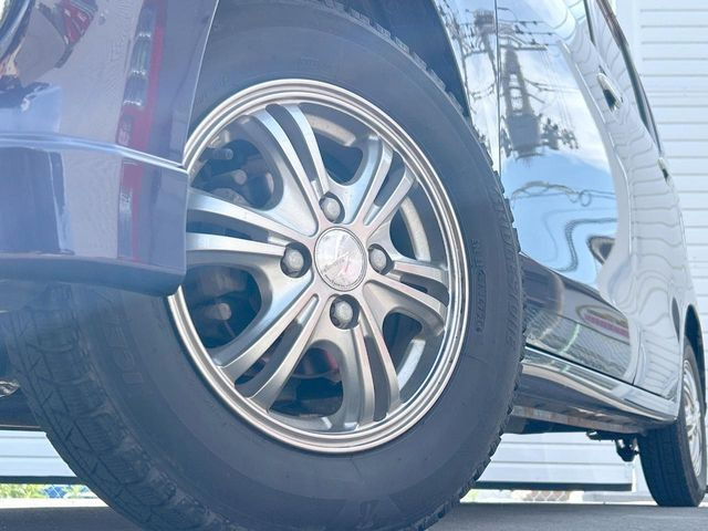 �y13�C���`�A���~�z�C�[���z�O�ςɃ}�b�`�����A���~�z�C�[���𑕒����Ă���܂��B�e��A���~�z�C�[����A�X�^�b�h���X�^�C�����戵�����Ă���܂��B���񂲑��k����������