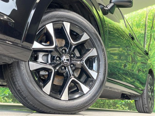 �y����18�C���`�A���~�z�C�[���z�O�ςɃ}�b�`���������A���~�z�C�[���𑕒����Ă���܂��B�e��ЊO�A���~�z�C�[����A�X�^�b�h���X�^�C�����戵�����Ă���܂��B���񂲑��k����������