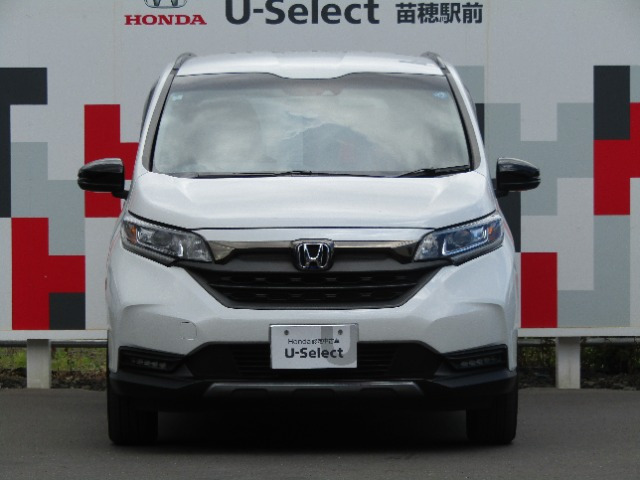 フリード1.5 ハイブリッド クロスター ブラックスタイル 4WD
