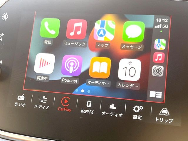 ��Apple Car Play:�X�}�z�Ƃ̗L���ڑ��ŁA�i�r�E�I�[�f�B�I�Đ��ȂǃX�}�z�̃A�v���@�\����ʂł��g����֗��@�\�ł�!