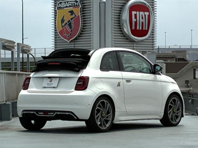 アバルト500eカブリオレツーリズモ