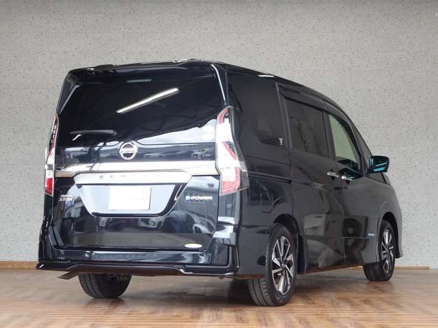 セレナ1.2 e-POWER ハイウェイスターV