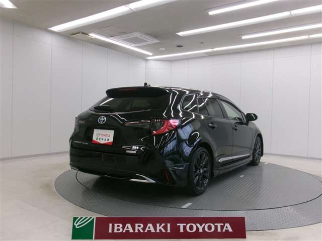 カローラツーリング1.8 ハイブリッド W×B E-Four 4WD