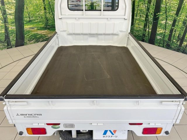 積み下ろしのしやすいデッキにはたっぷりと荷物を積み込んでいただけます。遊びから仕事まで、様々なシーンで頼れます♪