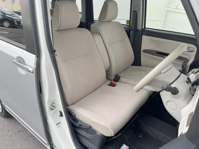 運転席シート廻りは使用感も少なく、良好な状態となっています。丁寧に使われていたことがよくわかりますね。