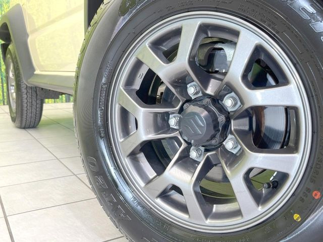 �y����15�C���`�A���~�z�C�[���z�O�ςɃ}�b�`���������A���~�z�C�[���𑕒����Ă���܂��B�e��ЊO�A���~�z�C�[����A�X�^�b�h���X�^�C�����戵�����Ă���܂��B���񂲑��k����������