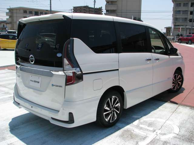 セレナ1.2 e-POWER ハイウェイスターV