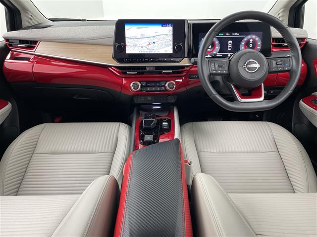 ノートオーラ1.2 G FOUR レザーエディション 4WD