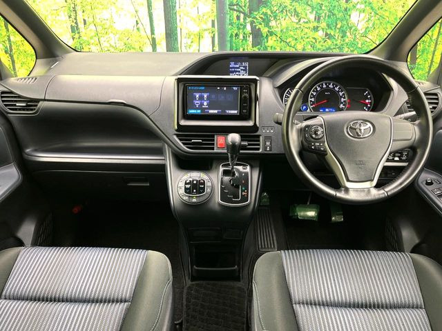 ヴォクシー2.0 ZS