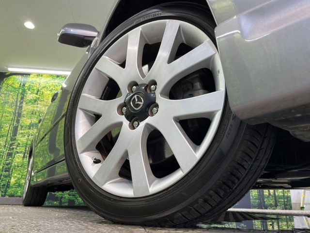 �y����18�C���`�A���~�z�C�[���z�O�ςɃ}�b�`���������A���~�z�C�[���𑕒����Ă���܂��B�e��ЊO�A���~�z�C�[����A�X�^�b�h���X�^�C�����戵�����Ă���܂��B���񂲑��k����������
