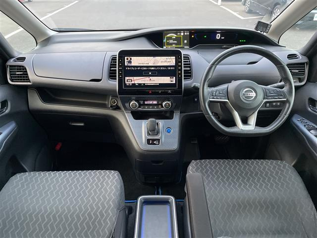 セレナ1.2 e-POWER ハイウェイスターV